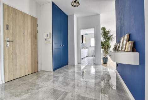 70 m2 3 pokoje Balkon 10 m2 Wysoki standard