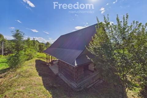 Drewniany dom z widokiem na Tatry