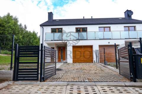 Dom z Garażem Gościcino 4 Pokoje Działka 495 m2