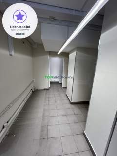 Narożny lokal z dużymi witrynami na sklep/gastro