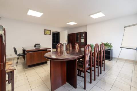 Biuro 122 m Sulejówek parking klimatyza