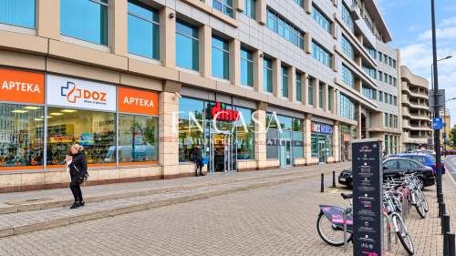 23 m ciszy w środku Pragi metro, ochrona, 2 schowki