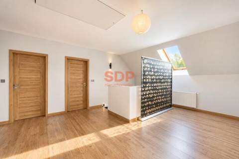 NOWOCZESNY DOM W KRYNICZNIE DZIAŁKA 1481 m2 2 GARAŻE DUŻE TA