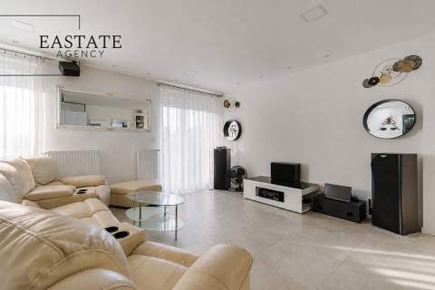Duży taras i balkon/Bez sąsiadów za ścianą/ 3 komórki lokat