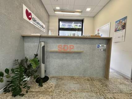 Wyjątkowy lokal usługowo-medyczny z witrynami 145 m2