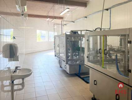 Budynek 800 m2 handel-usługi-produkcja