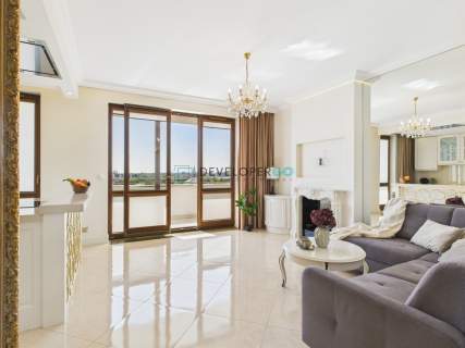 Elegancki Apartament na 10 piętrze