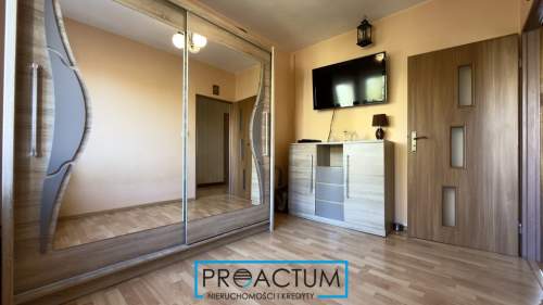 55 m2, 3 pokoje, 1 piętro, balkon 12 m2, cegła