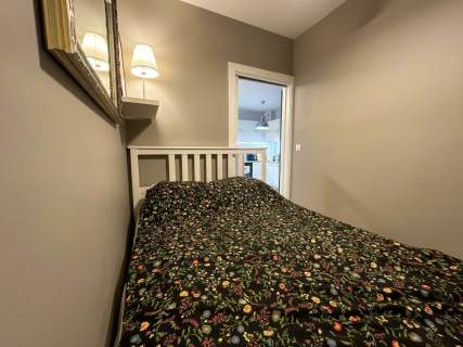 Ogródek 2 miejsca postojowe Piwnica Os. Karpackie Umeblowane