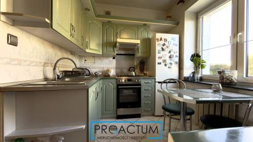 55 m2, 3 pokoje, 1 piętro, balkon 12 m2, cegła