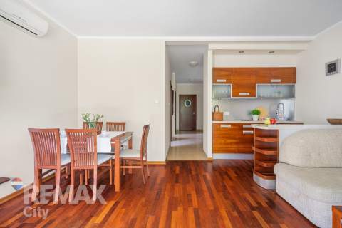 Apartament z dużym tarasem nad Zegrzem