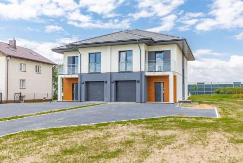 Połówka bliźniaka z działką 1500m2