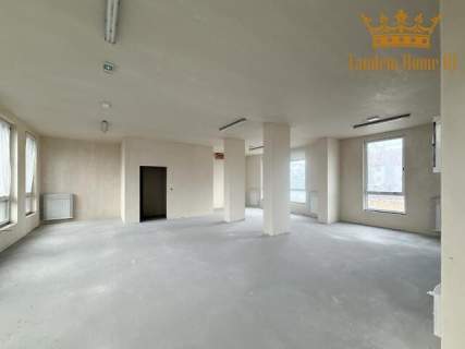 Nieruchomość komercyjna na sprzedaż, 888 m2, Warszawa