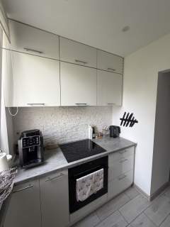 2 pokoje 46 m Generalny remont 1. piętro Balkon