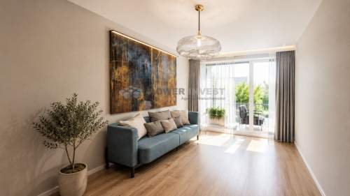 3 loggii Salon od południa Dwupoziomowe Prywatny garaż Z
