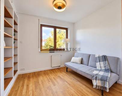 Dwupoziomowy apartament z prywatnym ogródkiem Wilanów