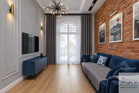 Apartament w nagrodzonej kamienicy Witolda 3840 Garaż