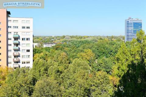 Trzypokojowe mieszkanie z pięknym widokiem na panoramę Bielan.