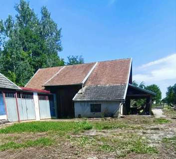 Dom w Samocicach z działką 18,49 ara