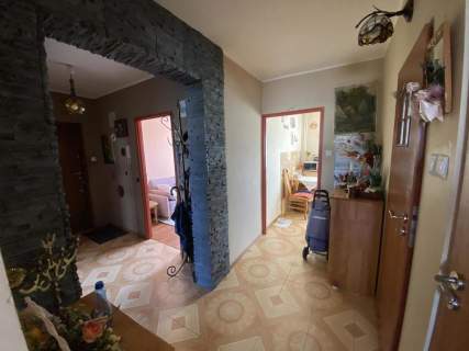Mieszkanie 3 pokojowe 64 m kw. w Pionkach.