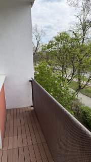 Bezpośrednio mieszkanie 34 m2, pokój z oddzielną widną kuchn