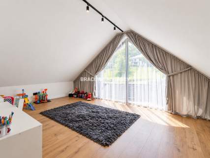 Kameralny dom wraz z leśną działką - 5 sypialni