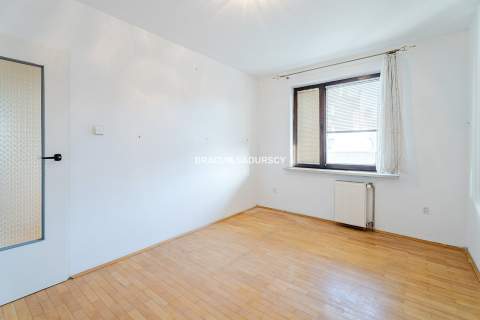Mieszkanie do remontu 5 pok Balkon