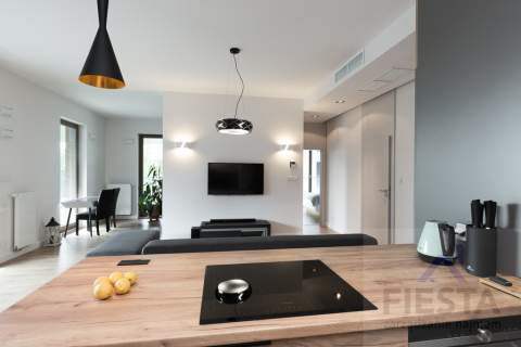 Apartament 3 pokoje ul.Waldorffa garaż i komórka