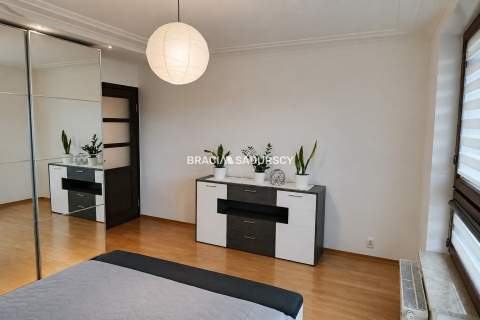 Ruczaj 52m2 2pok. oddzielna kuchnia 2 balkony