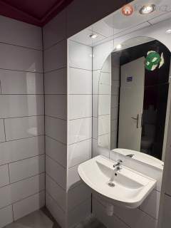 Ścisłe centrum, ceglane wnętrza ul. 3 Maja