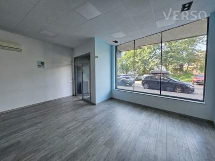 Corte Verona, mały lokal ok 58 mkw.