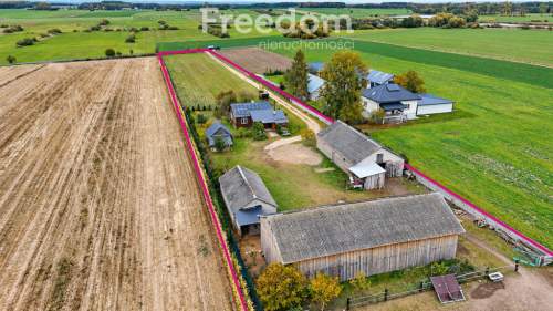 Dom stajnia, fotowoltaika i zabudowania gosp. 2 ha