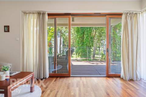 Apartament z dużym tarasem nad Zegrzem