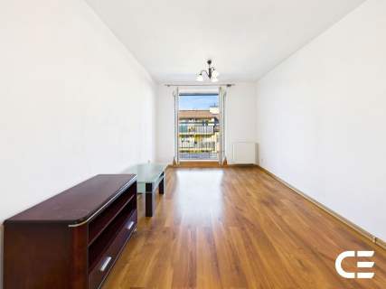 48,16 m 2. i ostatnie piętro osobna kuchnia balkon około 6 m...