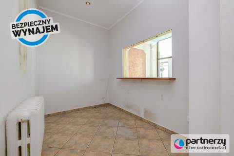 Lokal 60 m2, duże witryny, centrum Gdyni