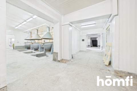 Kompleks komercyjny 5188m2 z halami i magazynami