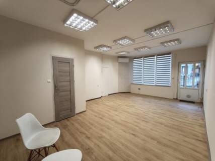 Lokal użytkowy 30 m2 z witryną Klimatyzacja Świetna lo