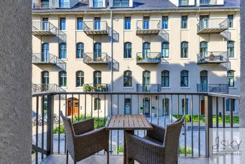 Apartament w nagrodzonej kamienicy Witolda 3840 Garaż