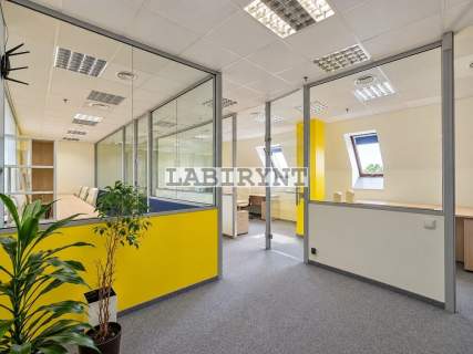 Lokal 240m2, Al. N.M.P. po remoncie, winda