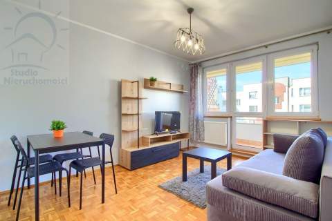 odświeżone, duży balkon, blisko centrum