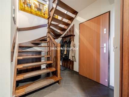 Duże dwupoziomowe mieszkanie 5 pokoi 88,8 m2 