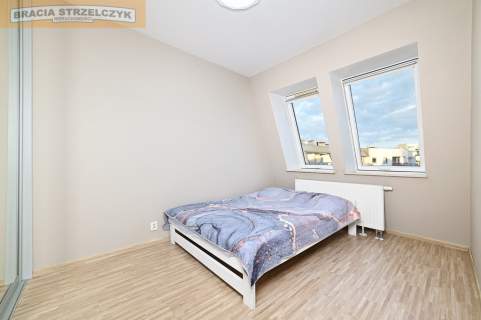 2 pokoje z balkonem garażem i komórką