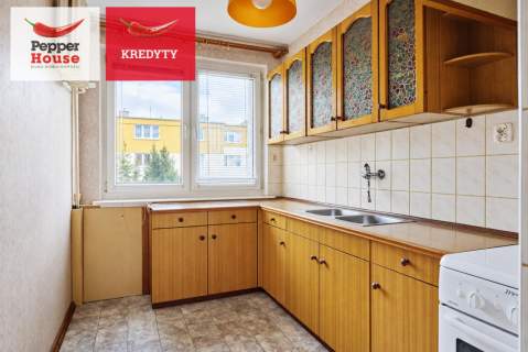 3 pokoje w Redłowie do remontu 55m2