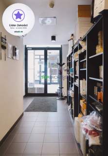 Przestronny lokal usługowy z witrynami, duży ruch