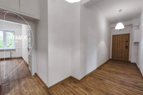 68 m 2 pokoje Centrum Duży balkon
