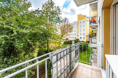 3 POKOJE 58,8 m I PIĘTRO BALKON OS. KMITY