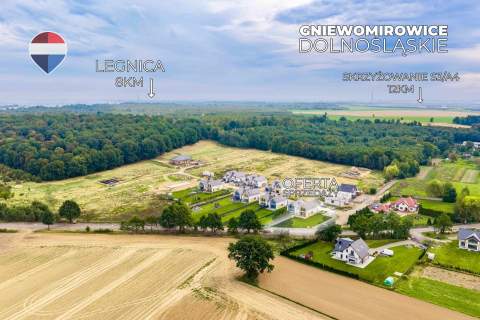 Nowoczesny bliźniak z ogrodem i dużym tarasem