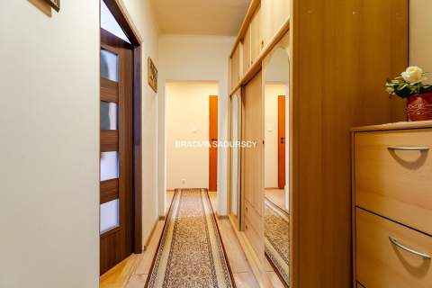 2 POKOJE 52 m2 II PIĘTRO OS. SIKORSKIEGO