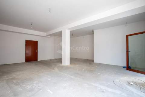 BEZ PROWIZJI Nowy witrynowy lokal 214m2. Krzywa.