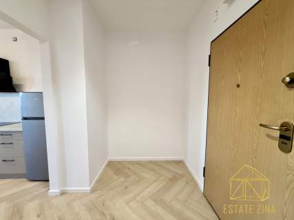Mieszkanie po generalnym remoncie Duży balkon